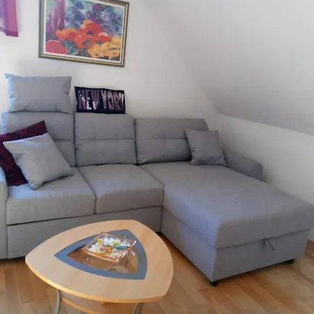 Frieda Apartment